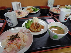 食事会を行いました