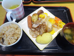誕生日会（焼き肉）を行いました！