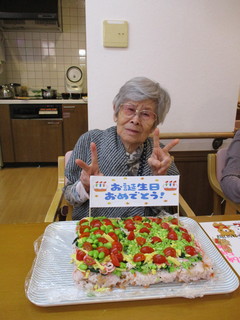 手作りケーキで誕生日のお祝い！！
